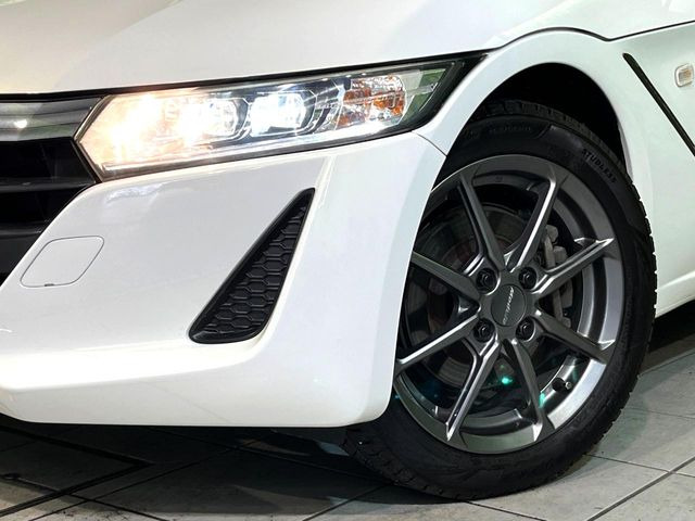 �yLED�w�b�h���C�g�z���V����ԑ��s�����ǍD�Ȏ��E���m�ۂ����S���ĉ^�]�ł��鍂�P�xLED�w�b�h���C�g�𑕔�!�_�����x�������A����d�͂��}�����Ă��܂��B