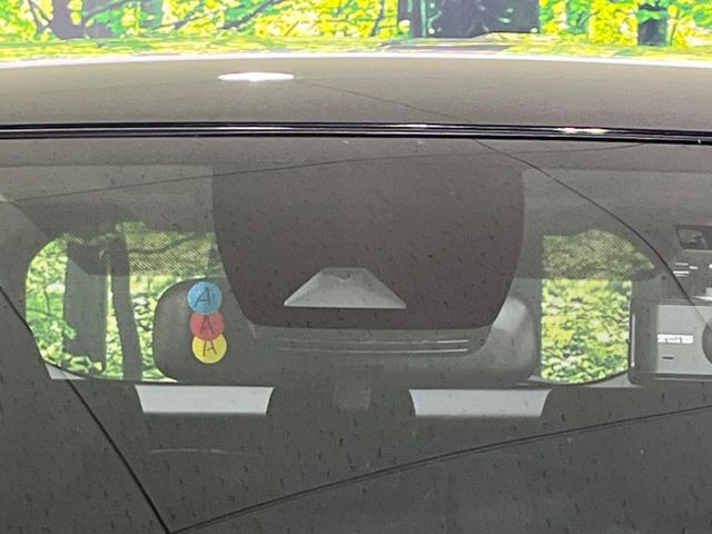 �y�g���^�Z�[�t�e�B�Z���X�z���s���ɑO���̎ԗ�����F�����A�Փ˂������Ȏ��͌x��ƃu���[�L�ŏՓˉ���Ɣ�Q�y�����A�V�X�g�B�����S�Ƀh���C�u�����y���݂��������܂��B