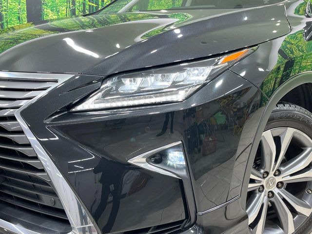 【三眼LEDヘッドライト】スタイリッシュな見た目の三眼LEDヘッドライトを装備♪スタイルだけでなく、夜間の走行も視界良好で安心してお乗りいただけます。