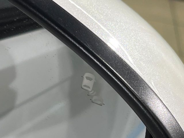 �y�u���C���h�X�|�b�g�C���t�H���[�V�����z���s���A�h�A�~���[�̎��p�ɂȂ�₷���ӏ��Ɍ㑱�Ԃ��ڋ߂���ƃT�C�h�~���[�t�߂Ɍx����\���A�h���C�o�[�ɒ��ӊ��N�����Ă���܂��B