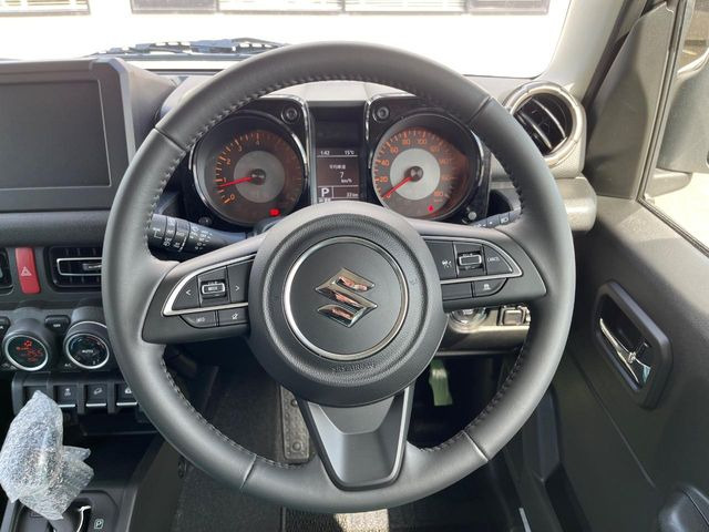 �y�����v�����X�e�A�����O�z�㎿�Ȋv���g�p���邱�ƂŁA��ɂ����������݂ƂĂ��^�]���₷���n���h���ł���