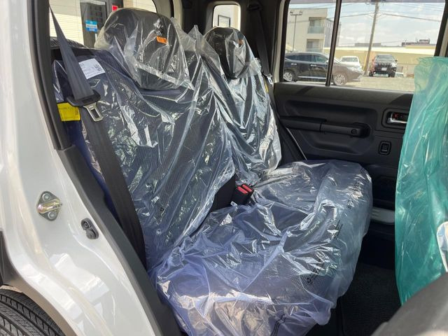 ���i���ȃI���W�i���t���A�}�b�g���I�v�V�����ɂĂ��p�ӂ��Ă���܂��B���D���ȃf�U�C����J���[�����Ԃɍ��킹�đI��ł����������Ƃ��ł��܂���