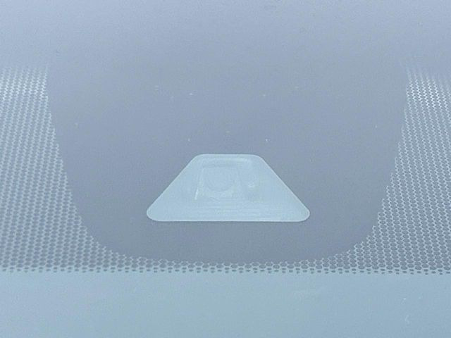 �y�z���_�Z���V���O�z���s���ɑO���̎ԗ�����F�����A�Փ˂������Ȏ��͌x��ƃu���[�L�ŏՓˉ���Ɣ�Q�y�����A�V�X�g�B�����S�Ƀh���C�u�����y���݂��������܂��B