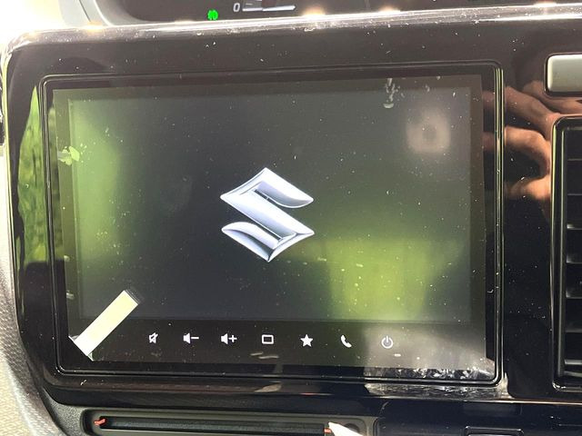 �y���[�J�[����9�^�i�r�z�C���e���A�ɗn�����ރX�^�C���b�V���ȁu��p�݌v�v���[�J�[�i�r�𑕔��􎋔F���⑀�쐫�ȂǊ�{���\�ɂ��D��A���㎿�ȃJ�[���C�t�����y���݂��������܂��B