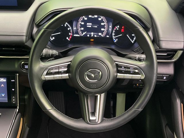 �y�����v�����X�e�A�����O�z�㎿�Ȋv���g�p���邱�ƂŁA��ɂ����������݂ƂĂ��^�]���₷���n���h���ł���