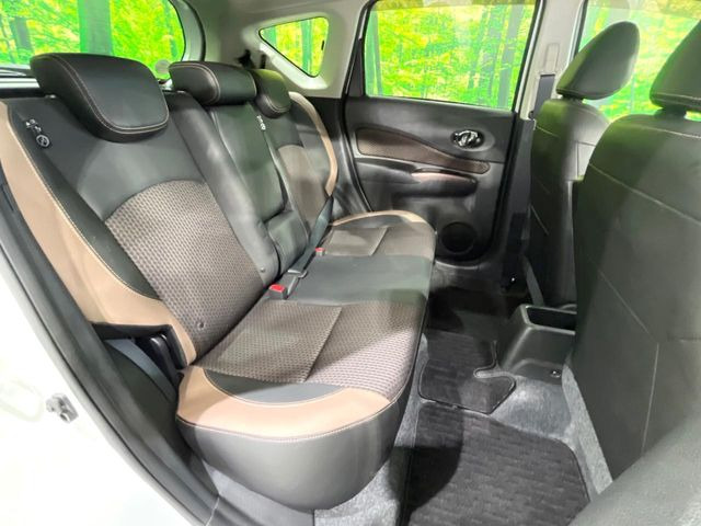 �R���p�N�g�J�[�ł����A�Z�J���h�V�[�g�͏\���ȍL����������K�ɂ���肢�������܂���V�[�g��|���đ傫�ȉו���ς񂾂�ƁA�p�r�̕����L��1��ł��B