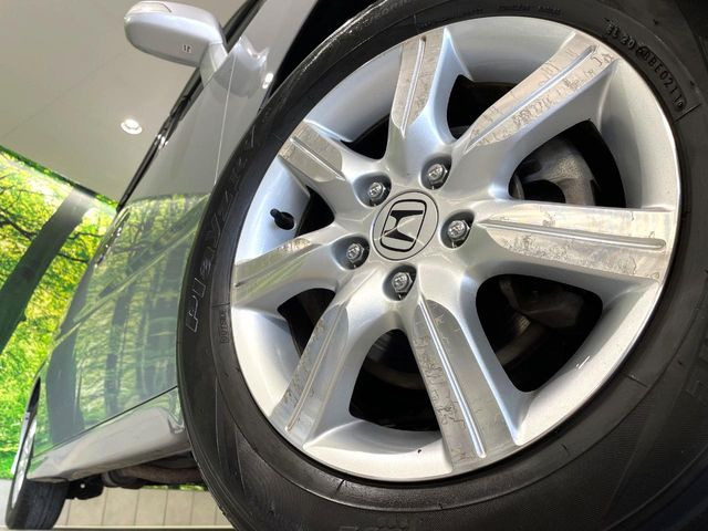 �y����16�C���`�A���~�z�C�[���z�O�ςɃ}�b�`���������A���~�z�C�[���𑕒����Ă���܂��B�e��ЊO�A���~�z�C�[����A�X�^�b�h���X�^�C�����戵�����Ă���܂��B���񂲑��k����������