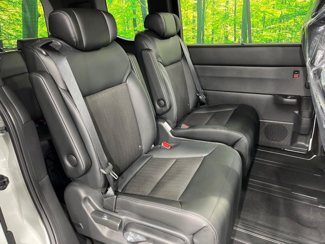 ���i���ȃI���W�i���t���A�}�b�g���I�v�V�����ɂĂ��p�ӂ��Ă���܂��B���D���ȃf�U�C����J���[�����Ԃɍ��킹�đI��ł����������Ƃ��ł��܂���