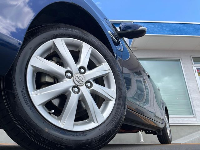 �y����15�C���`�A���~�z�C�[���z�O�ςɃ}�b�`���������A���~�z�C�[���𑕒����Ă���܂��B�e��ЊO�A���~�z�C�[����A�X�^�b�h���X�^�C�����戵�����Ă���܂��B���񂲑��k����������