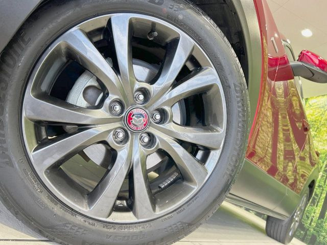 �y�O���[�h��p����18�C���`�A���~�z�C�[���z�f�U�C�����̍��������A���~�z�C�[���𑕒����Ă���܂��B�e��ЊO�A���~�z�C�[����A�X�^�b�h���X�^�C�����戵�����Ă���܂��B���񂲑��k����������