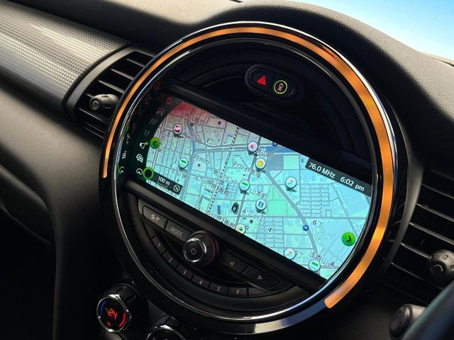 �������i�r:��̊��̂���i�r�́A����������ԓ������o���Ă���܂��B�I�[�f�B�I�@�\���[�����Ă���܂��̂ŁA�^�]�����y���߂܂���