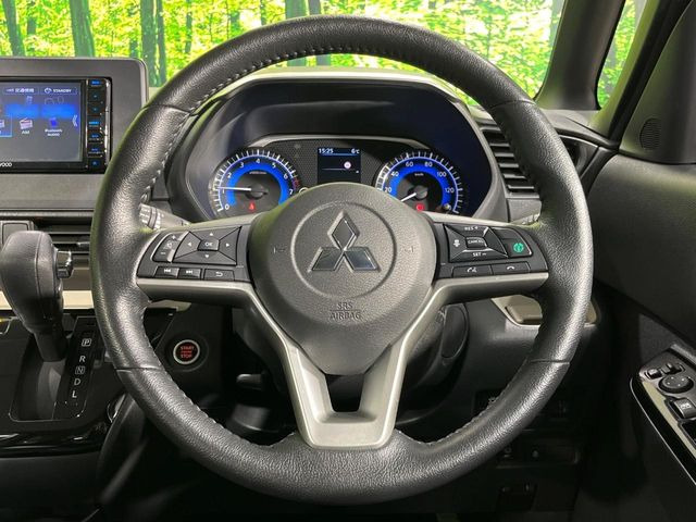 �y�����v�����X�e�A�����O�z�㎿�Ȋv���g�p���邱�ƂŁA��ɂ����������݂ƂĂ��^�]���₷���n���h���ł���