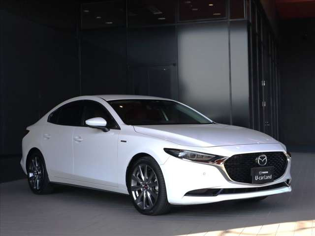 MAZDA3セダン