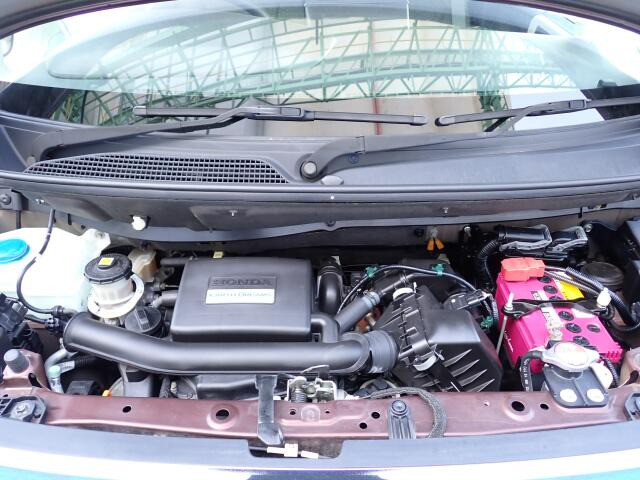 �G���W�����[�������ꂢ�ł���B�@�֋@�\�n���ǍD�ł��B�[�ԑO�ɓ_���������s���܂��B�G���W���I�C���E�I�C���t�B���^�[�E�G�A�R���t�B���^�[�E���C�p�[�S���͕K�������v���܂�.