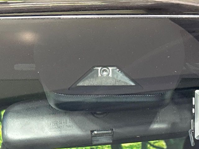 �y�g���^�Z�[�t�e�B�Z���X�z���s���ɑO���̎ԗ�����F�����A�Փ˂������Ȏ��͌x��ƃu���[�L�ŏՓˉ���Ɣ�Q�y�����A�V�X�g�B�����S�Ƀh���C�u�����y���݂��������܂��B