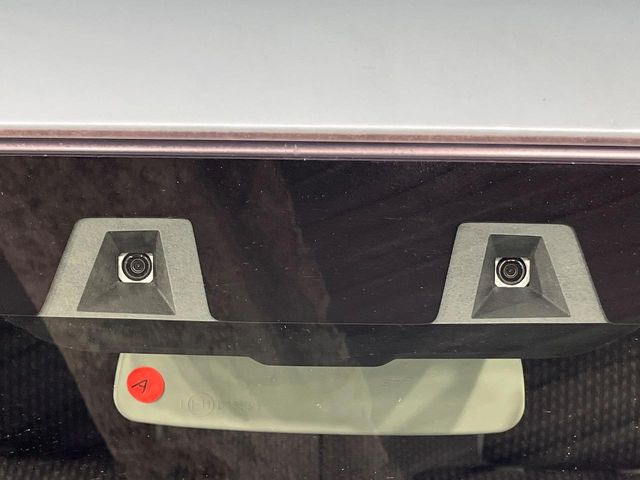 �y�Z�[�t�e�B�T�|�[�g�z���s���ɑO���̎ԗ�����F�����A�Փ˂������Ȏ��͌x��ƃu���[�L�ŏՓˉ���Ɣ�Q�y�����A�V�X�g�B�����S�Ƀh���C�u�����y���݂��������܂��B