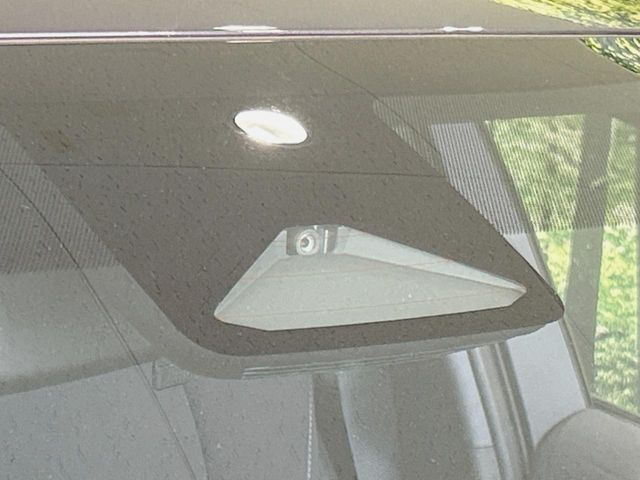 �y�g���^�Z�[�t�e�B�Z���X�z���s���ɑO���̎ԗ�����F�����A�Փ˂������Ȏ��͌x��ƃu���[�L�ŏՓˉ���Ɣ�Q�y�����A�V�X�g�B�����S�Ƀh���C�u�����y���݂��������܂��B