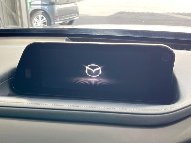 �y8.8�C���`�}�c�_�R�l�N�g�z�ԓ��̕��͋C�Ƀ}�b�`������^�̃f�B�X�v���C�B�X�}�z�ڑ��ł̃i�r�g�p��Bluetooth�Đ����A�l�X�ȋ@�\���y���߂܂��B�����I�ȃ_�C�������삪�\�ŁA�g��������ǍD�ł��B