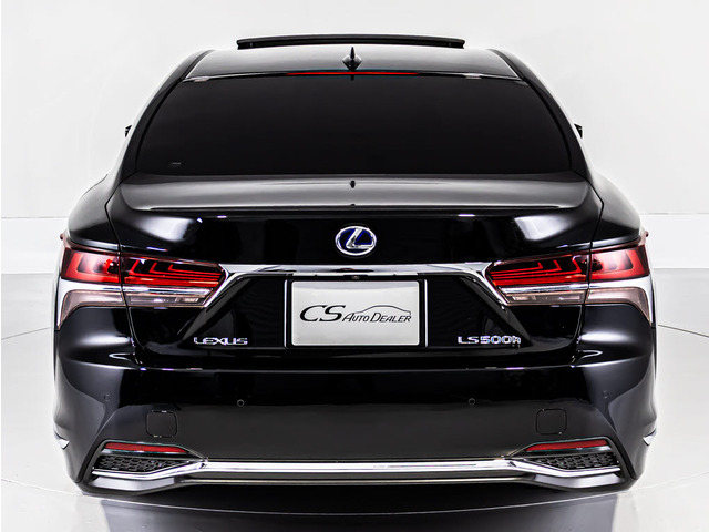 外装は大変綺麗な状態となります!!細部に渡り担当スタッフが確認をさせて頂きますのでご安心下さいませ!!さらにガラス系ボディコーティングの施工も可能です!!綺麗な状態をより長く保たせる事が出来ます!