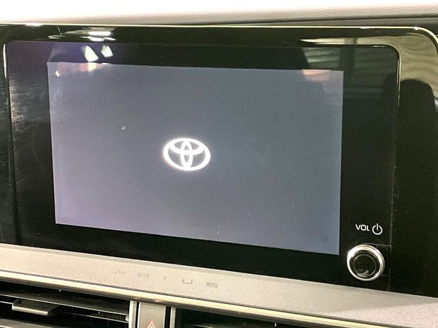 �y8�C���` �f�B�X�v���C�I�[�f�B�I�z���ʂ̃f�B�X�v���C��AppleCarPlay��AndroidAuto�����p�\�B�傫�ȉ�ʂŃX�}�z�i�r�A�v���������p���������܂���