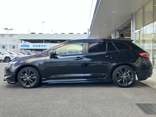 カローラツーリング1.8 ハイブリッド W×B