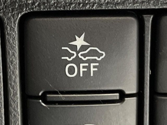 �y�X�}�[�g�A�V�X�g�z���s���ɑO���̎ԗ�����F�����A�Փ˂������Ȏ��͌x��ƃu���[�L�ŏՓˉ���Ɣ�Q�y�����A�V�X�g�B�����S�Ƀh���C�u�����y���݂��������܂��B