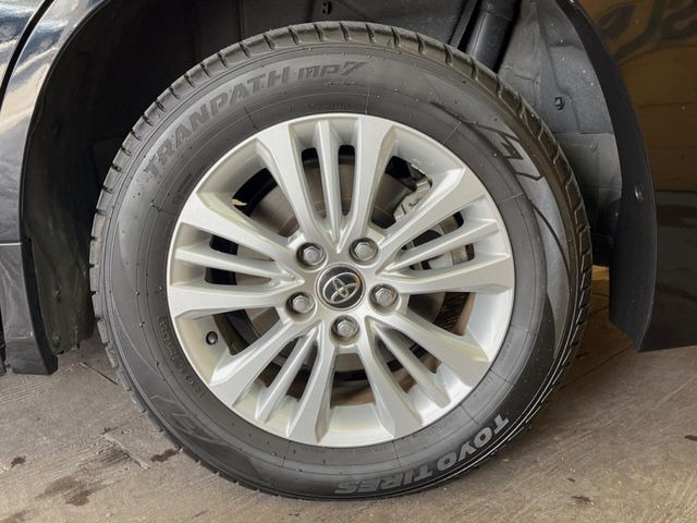 �y����16�C���`�A���~�z�C�[���z�O�ςɃ}�b�`���������A���~�z�C�[���𑕒����Ă���܂��B�e��ЊO�A���~�z�C�[����A�X�^�b�h���X�^�C�����戵�����Ă���܂��B���񂲑��k����������