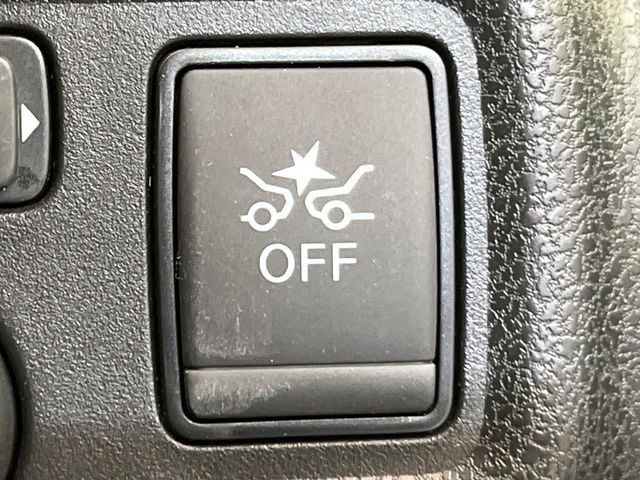 �y�C���e���W�F���g�G�}�[�W�F���V�[�u���[�L�z�t�����g�J�����őO���̎ԗ�����s�҂����m�B�Փ˂������Ȏ��͏Փ˔�Q�y���u���[�L���쓮�A�Փˉ�����T�|�[�g�B�����S�Ƀh���C�u�����y���݂��������܂��B