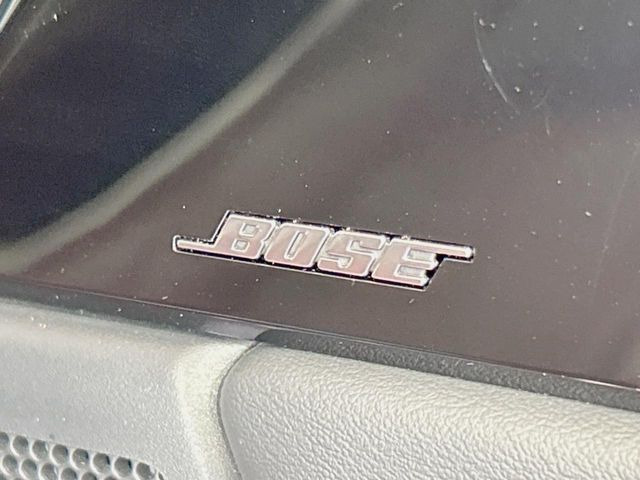 �yBOSE�T�E���h�V�X�e���z���[�J�[�I�v�V�����̍��i�ʃT�E���h�V�X�e���𓋍ځB��p�̃`���[�j���O���{���ꂽ�召�l�X�ȃX�s�[�J�[����ǎ��ȃT�E���h���t�ł��A�Տꊴ���ӂ�鉹����Ԃ����o���܂��B