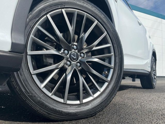 �y����18�C���`�A���~�z�C�[���z�O�ςɃ}�b�`���������A���~�z�C�[���𑕒����Ă���܂��B�e��ЊO�A���~�z�C�[����A�X�^�b�h���X�^�C�����戵�����Ă���܂��B���񂲑��k����������