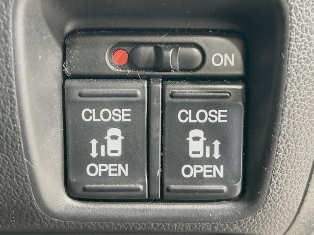 �y�����p���[�X���C�h�h�A�z�X�}�[�g�L�[��^�]�Ȃ̃X�C�b�`�Ō�ȗ����X���C�h�h�A�̊J���\���d��������͂����ăh�A���J����K�v�������A�����Ȃ��q�l�ł��ȒP�ɊJ���߂ł����K�ł���