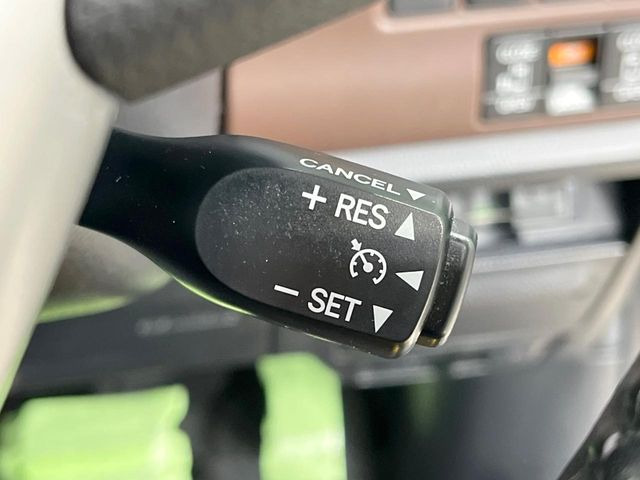 �y�N���[�Y�R���g���[���z�������H�����N���N���s�B�A�N�Z���𗣂��Ă���葬�x�ő��s���ł��A�������^�]���̕��S���y��!�����E�������ȒP�ȃX�C�b�`����Œ����ł��܂��B