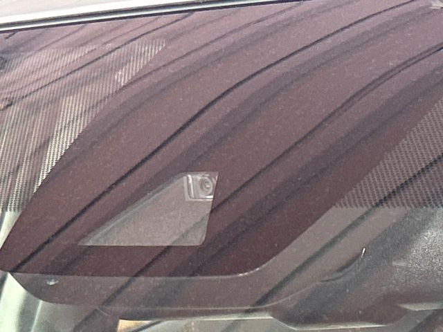 �y�g���^�Z�[�t�e�B�Z���X�z���s���ɑO���̎ԗ�����F�����A�Փ˂������Ȏ��͌x��ƃu���[�L�ŏՓˉ���Ɣ�Q�y�����A�V�X�g�B�����S�Ƀh���C�u�����y���݂��������܂��B