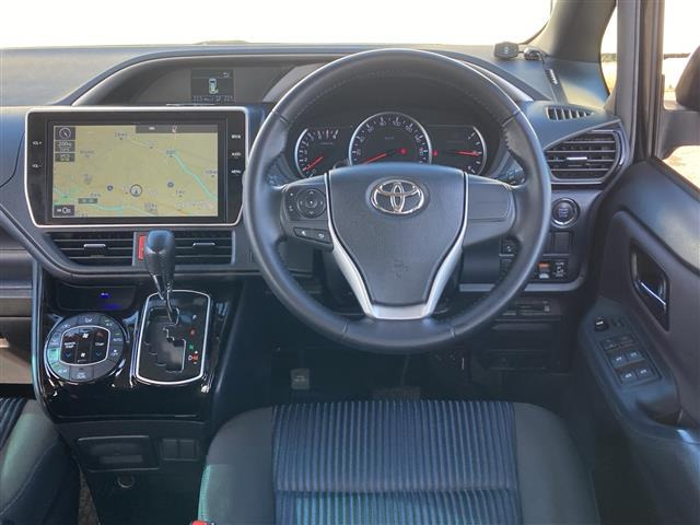 ヴォクシー2.0 ZS 煌II 4WD