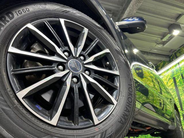 【16インチアルミホイール】外観にマッチしたアルミホイールを装着しております。各種アルミホイールや、スタッドレスタイヤも取扱いしております。是非ご相談ください♪