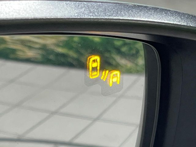 �y�u���C���h�X�|�b�g���j�^�����O�z���s���A�h�A�~���[�̎��p�ɂȂ�₷���ӏ��Ɍ㑱�Ԃ��ڋ߂���ƃT�C�h�~���[�t�߂Ɍx����\���A�h���C�o�[�ɒ��ӊ��N�����Ă���܂��B