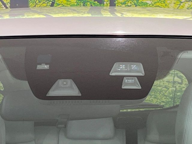 �yi-ACTIVESENSE�z���s���ɑO���̎ԗ�����F�����A�Փ˂������Ȏ��͌x��ƃu���[�L�ŏՓˉ���Ɣ�Q�y�����A�V�X�g�B�����S�Ƀh���C�u�����y���݂��������܂��B