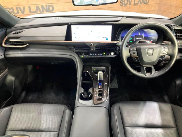 クラウンスポーツ2.5 Z E-Four 4WD