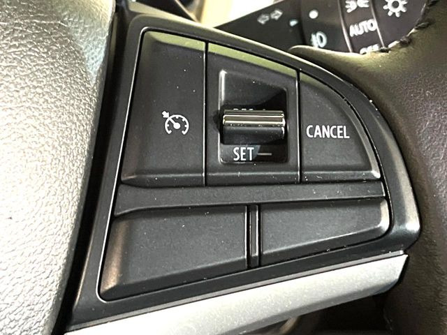 �y�N���[�Y�R���g���[���z�������H�����N���N���s�B�A�N�Z���𗣂��Ă���葬�x�ő��s���ł��A�������^�]���̕��S���y��!�����E�������ȒP�ȃX�C�b�`����Œ����ł��܂��B