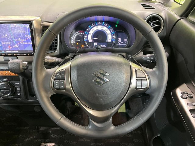 �y�����v�����X�e�A�����O�z�㎿�Ȋv���g�p���邱�ƂŁA��ɂ����������݂ƂĂ��^�]���₷���n���h���ł���