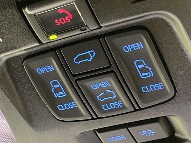 【パワーバックドア】スマートキーや運転席のボタンを押すだけでリアゲートが自動で開閉します!荷物を持っている時や、高い位置にあるバックドアを閉める際に便利な機能です♪