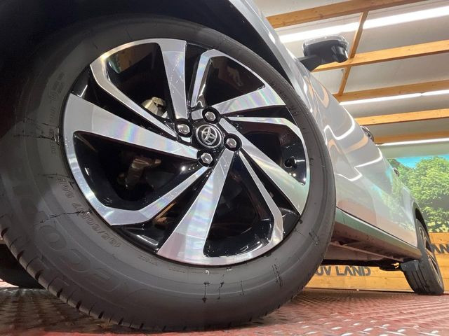 �y����17�C���`�A���~�z�C�[���z�O�ςɃ}�b�`���������A���~�z�C�[���𑕒����Ă���܂��B�e��ЊO�A���~�z�C�[����A�X�^�b�h���X�^�C�����戵�����Ă���܂��B���񂲑��k����������