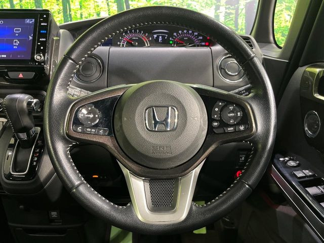 �y�����v�����X�e�A�����O�z�㎿�Ȋv���g�p���邱�ƂŁA��ɂ����������݂ƂĂ��^�]���₷���n���h���ł���