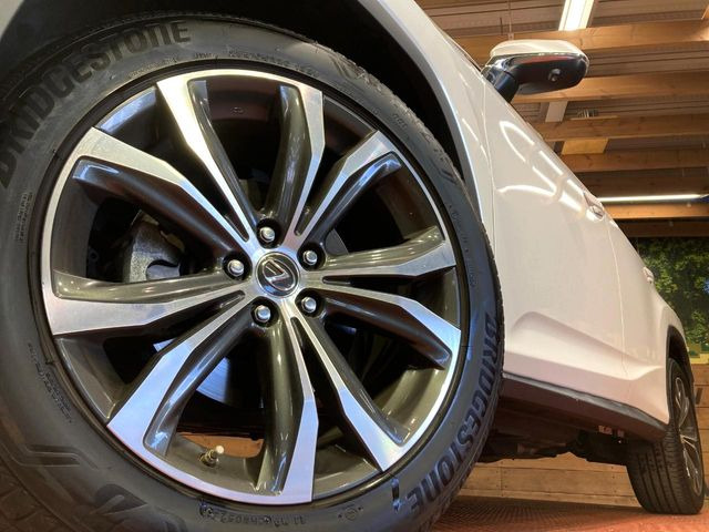 �y����20�C���`�A���~�z�C�[���z�O�ςɃ}�b�`���������A���~�z�C�[���𑕒����Ă���܂��B�e��ЊO�A���~�z�C�[����A�X�^�b�h���X�^�C�����戵�����Ă���܂��B���񂲑��k����������