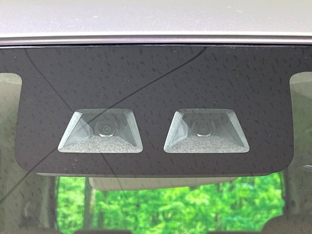 �y�X�}�[�g�A�V�X�g�z���s���ɑO���̎ԗ�����F�����A�Փ˂������Ȏ��͌x��ƃu���[�L�ŏՓˉ���Ɣ�Q�y�����A�V�X�g�B�����S�Ƀh���C�u�����y���݂��������܂��B