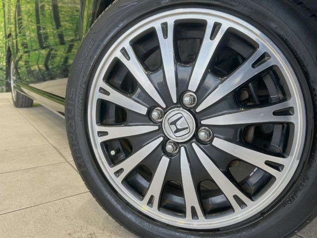 �y����15�C���`�A���~�z�C�[���z�O�ςɃ}�b�`���������A���~�z�C�[���𑕒����Ă���܂��B�e��ЊO�A���~�z�C�[����A�X�^�b�h���X�^�C�����戵�����Ă���܂��B���񂲑��k����������