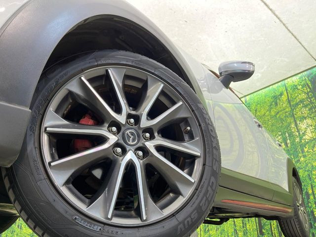 �y����18�C���`�A���~�z�C�[���z�O�ςɃ}�b�`���������A���~�z�C�[���𑕒����Ă���܂��B�e��ЊO�A���~�z�C�[����A�X�^�b�h���X�^�C�����戵�����Ă���܂��B���񂲑��k����������