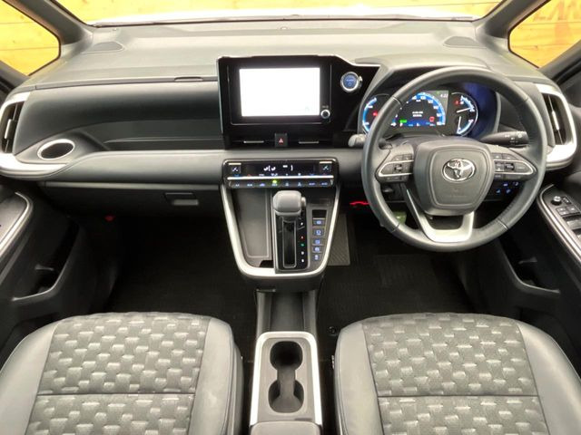 ヴォクシー1.8 ハイブリッド S-Z