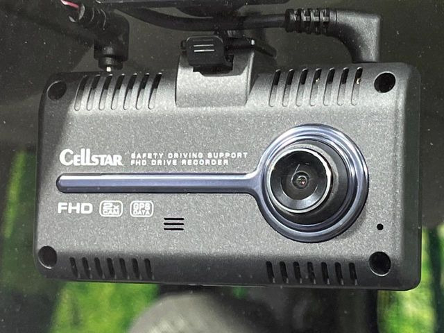 【ドライブレコーダー】ドライブレコーダー装備!走行中はもちろん、あおり運転や事故に遭遇した際、映像で記録し、万一のリスクに備えます。※記録用SDカードはお客様ご自身でご準備いただく必要があります。