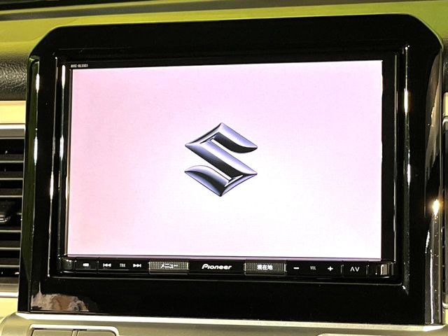 �y�����i�r�z�l�C�̏����i�r�𑕔����Ă���܂��B�i�r�̎g���₷���͂������A�I�[�f�B�I�@�\���[��!�L�����v�◷�s�͂������A�ʋ΂┃�����ȂǕ��i�̃h���C�u���y�����Ȃ�͂���